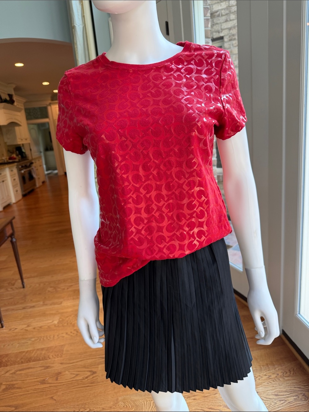 Guess Red Short-Sleeve Velvet Logo-Print Tee